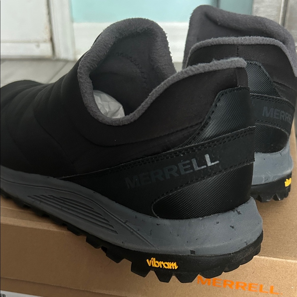 Merrell Men's Black Athletic Slip-Ons - Picture 4 of 5